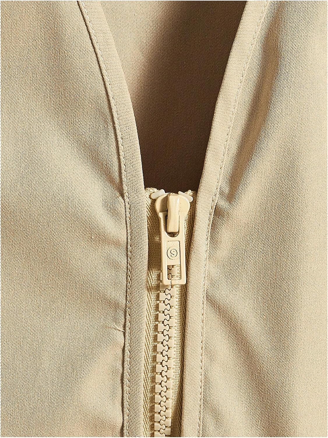 OYOANGLE Men's Sleeveless V Neck Zip Up Cargo Vest Letter Patched Flap Pocket Vest Coat Outerwear