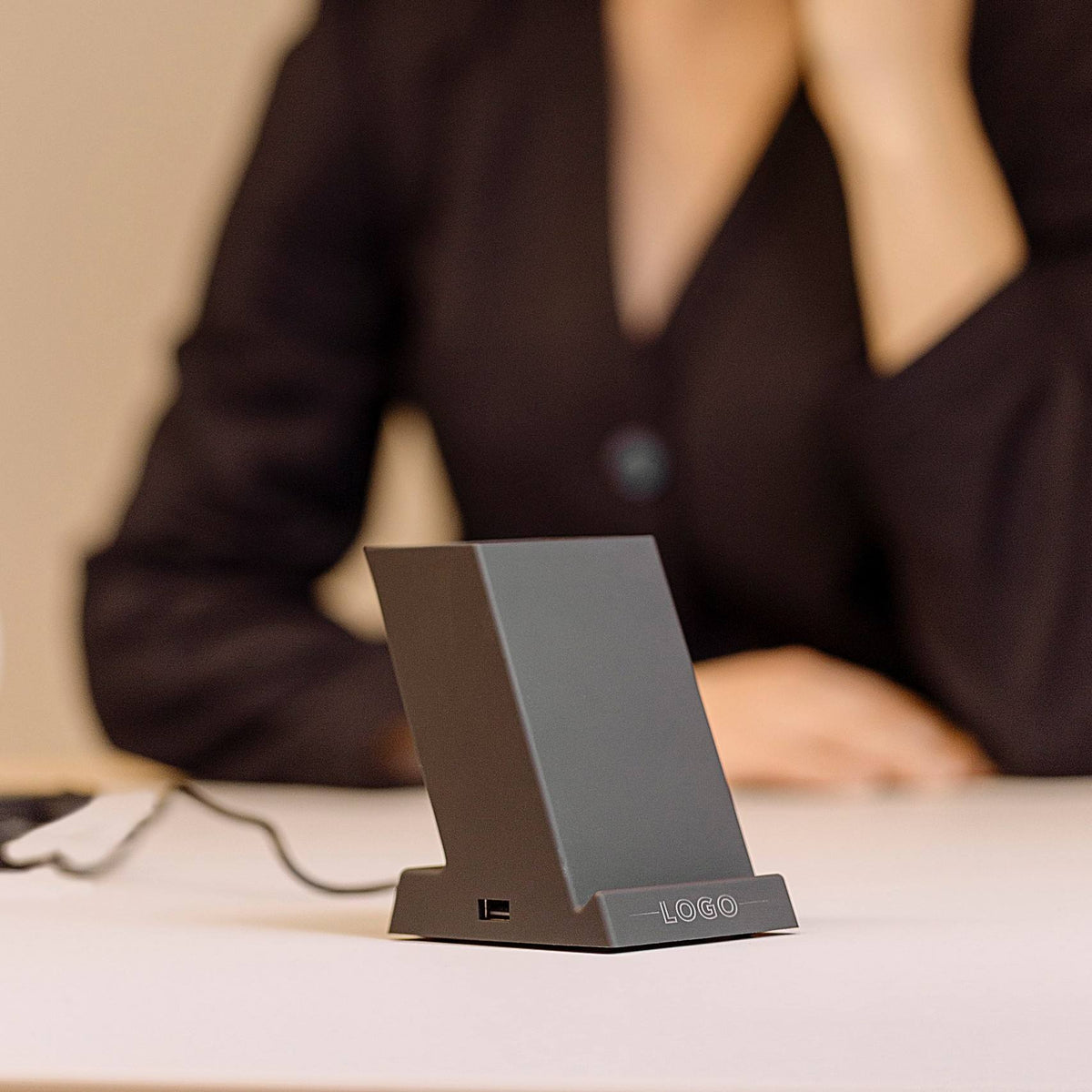 GLOW 15W Wireless Charging Pen Holder